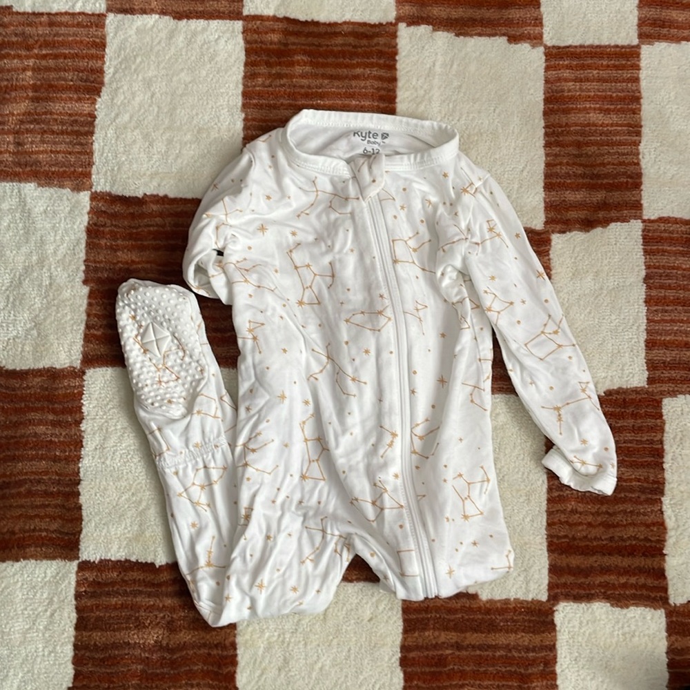 Kyte baby 6-12 mo footie zipper constellation print